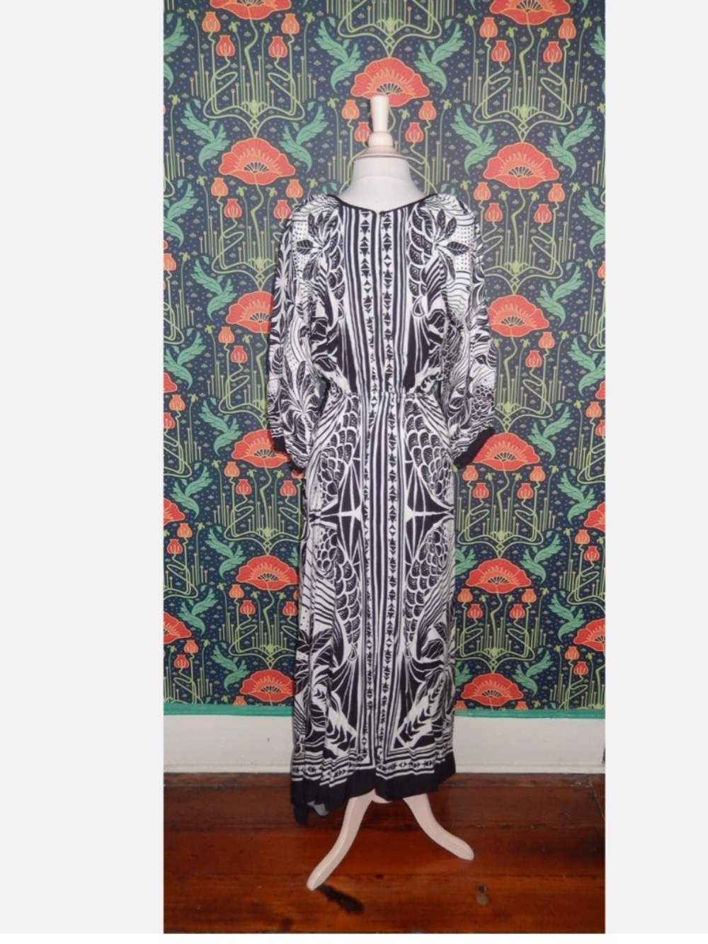 Farm Rio Longo Foz Black White V-Neck Cut Out Sides Dress Nwt M - Picture 8 of 8